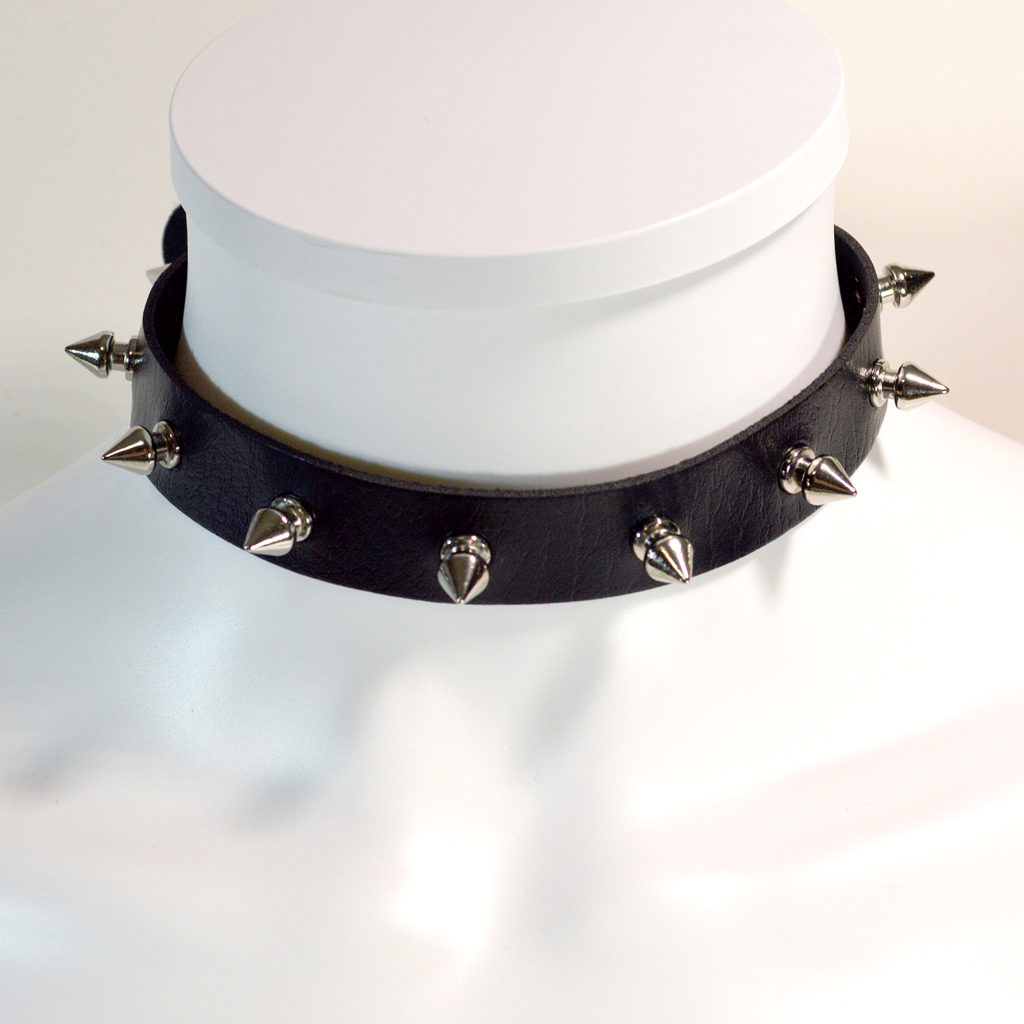 Spiked Choker Collar Rockconcertready jewelry Twisted Pixies