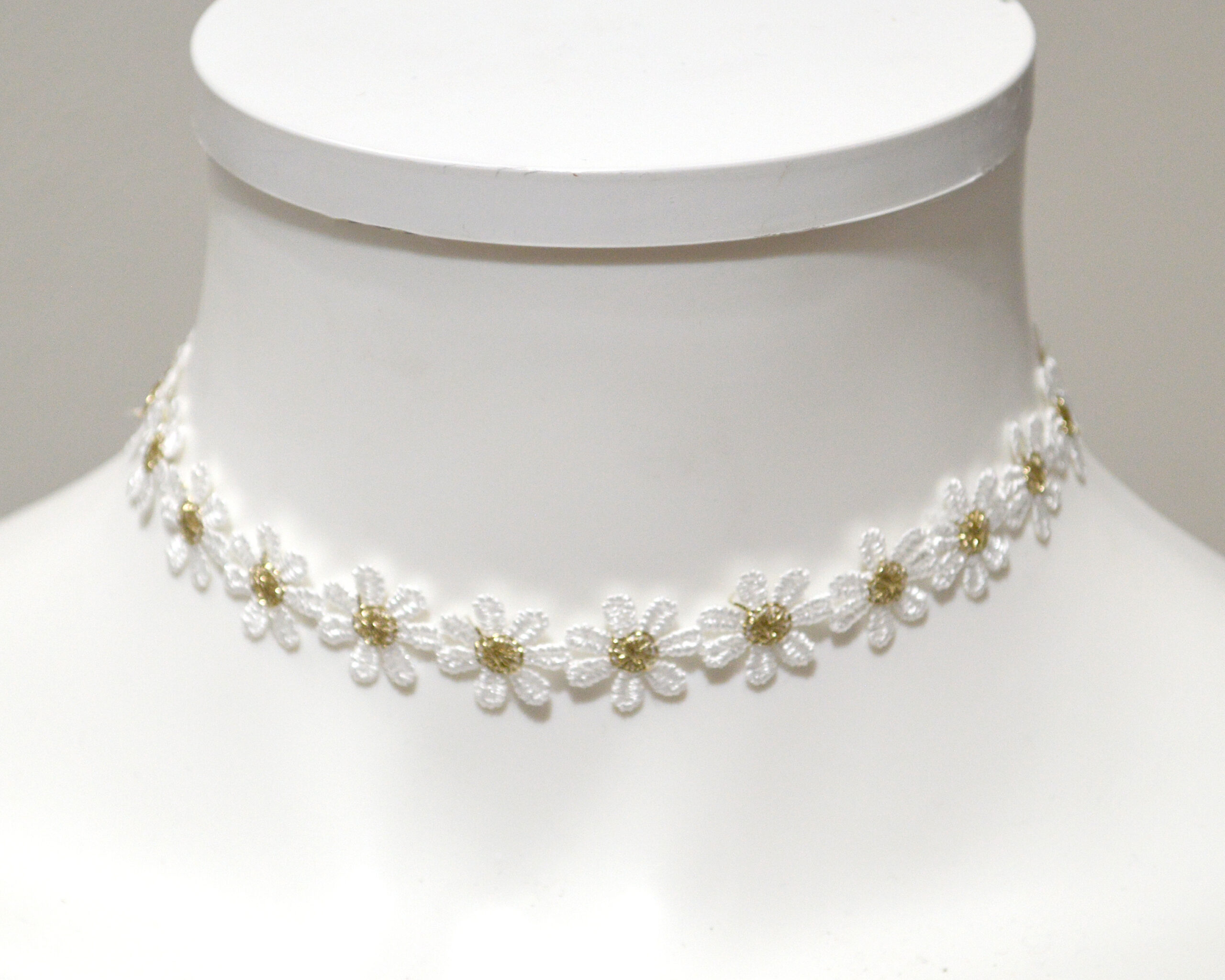 lace daisy chain white and gold flower choker