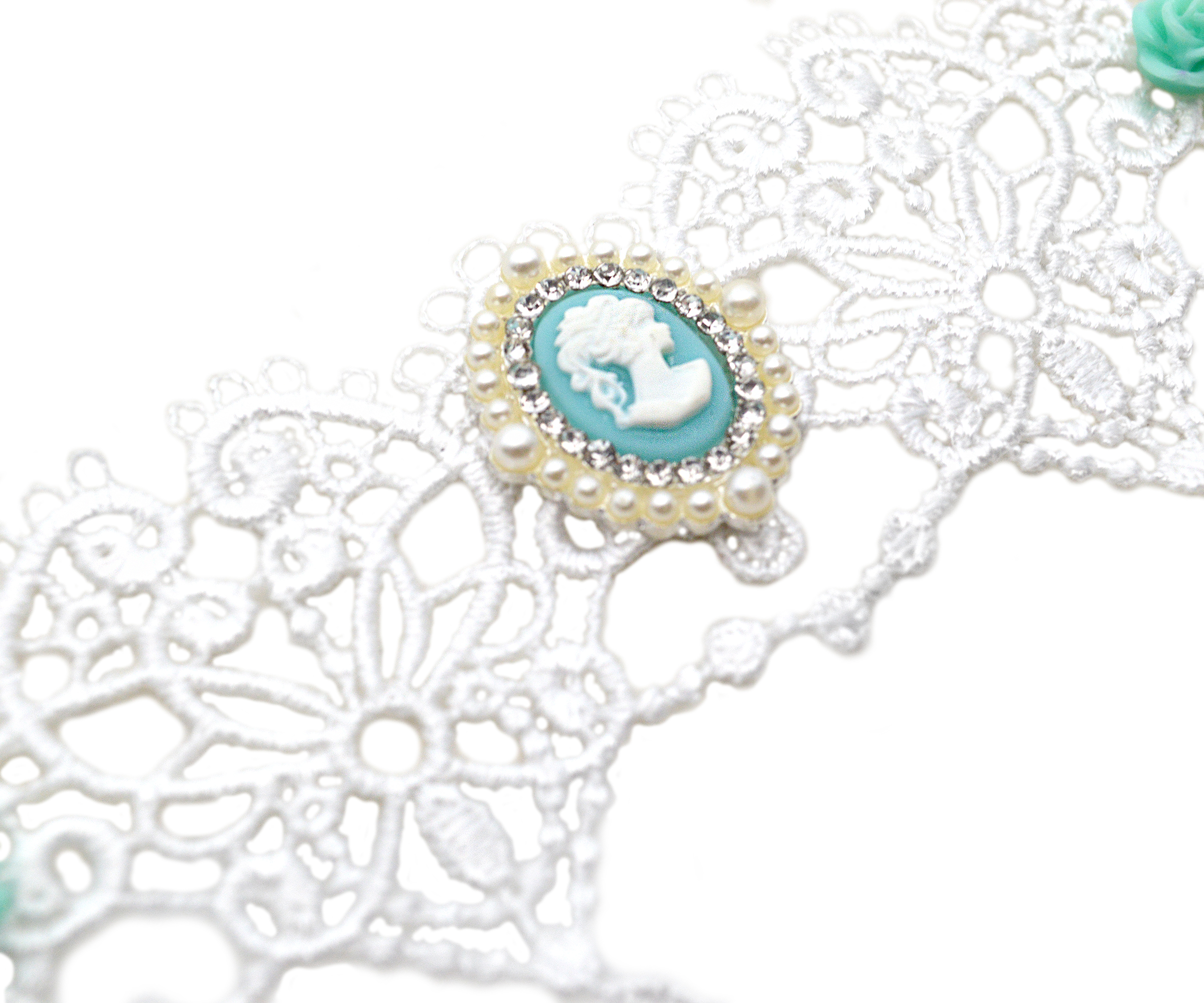 blue-and-white-lace-cameo-choker (4) blue-and-white-lace-cameo-choker (4)
